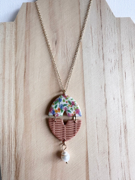 Basket Texture and Flowers Necklace
