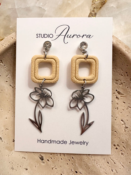 Ecru Square Flower Earrings