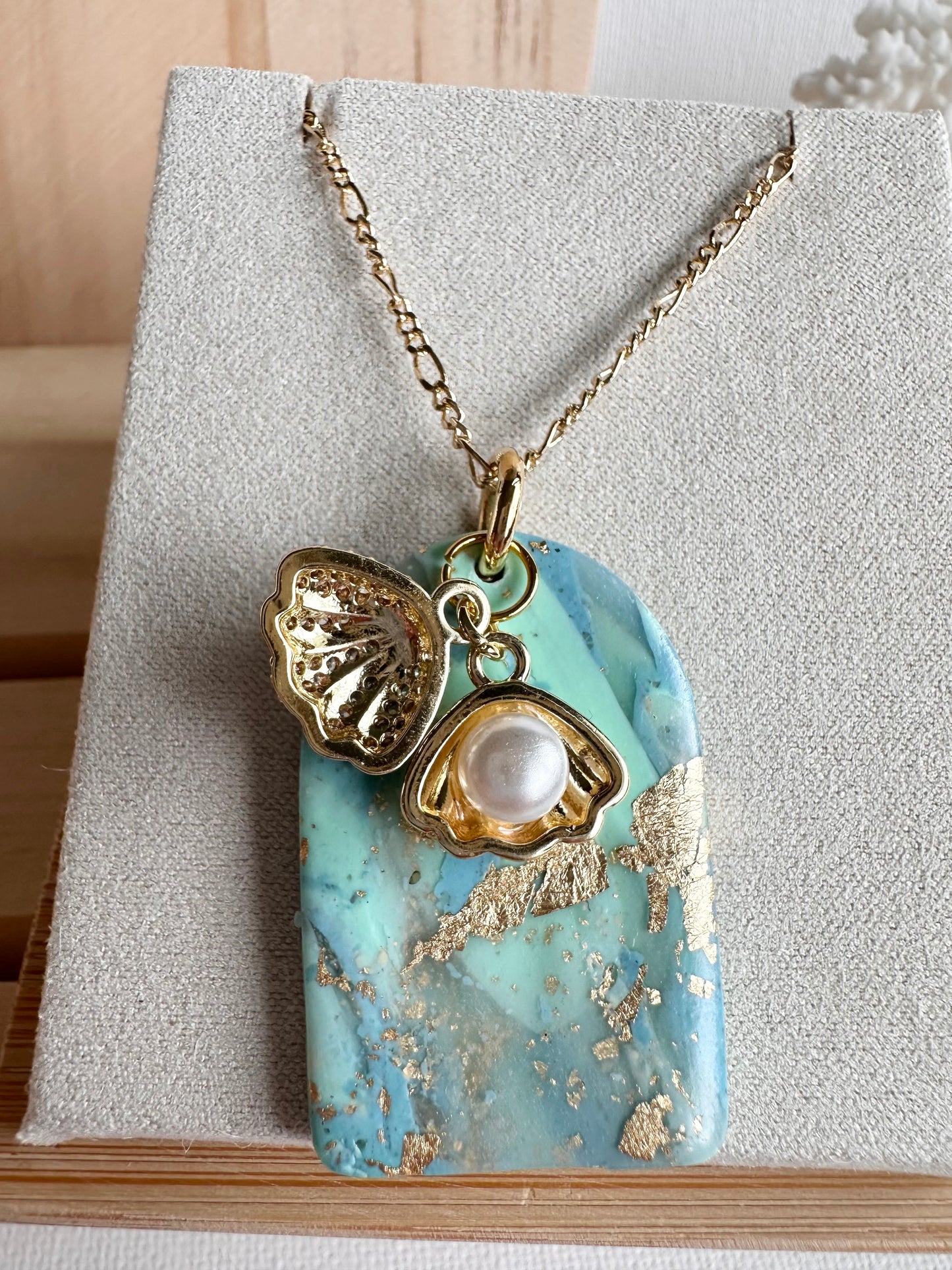 Deb Necklace - shell